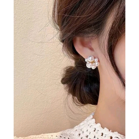 Anthropologie Audrey Pearl Cluster and Rhinestone Classy Stud Earrings - Picture 1 of 4